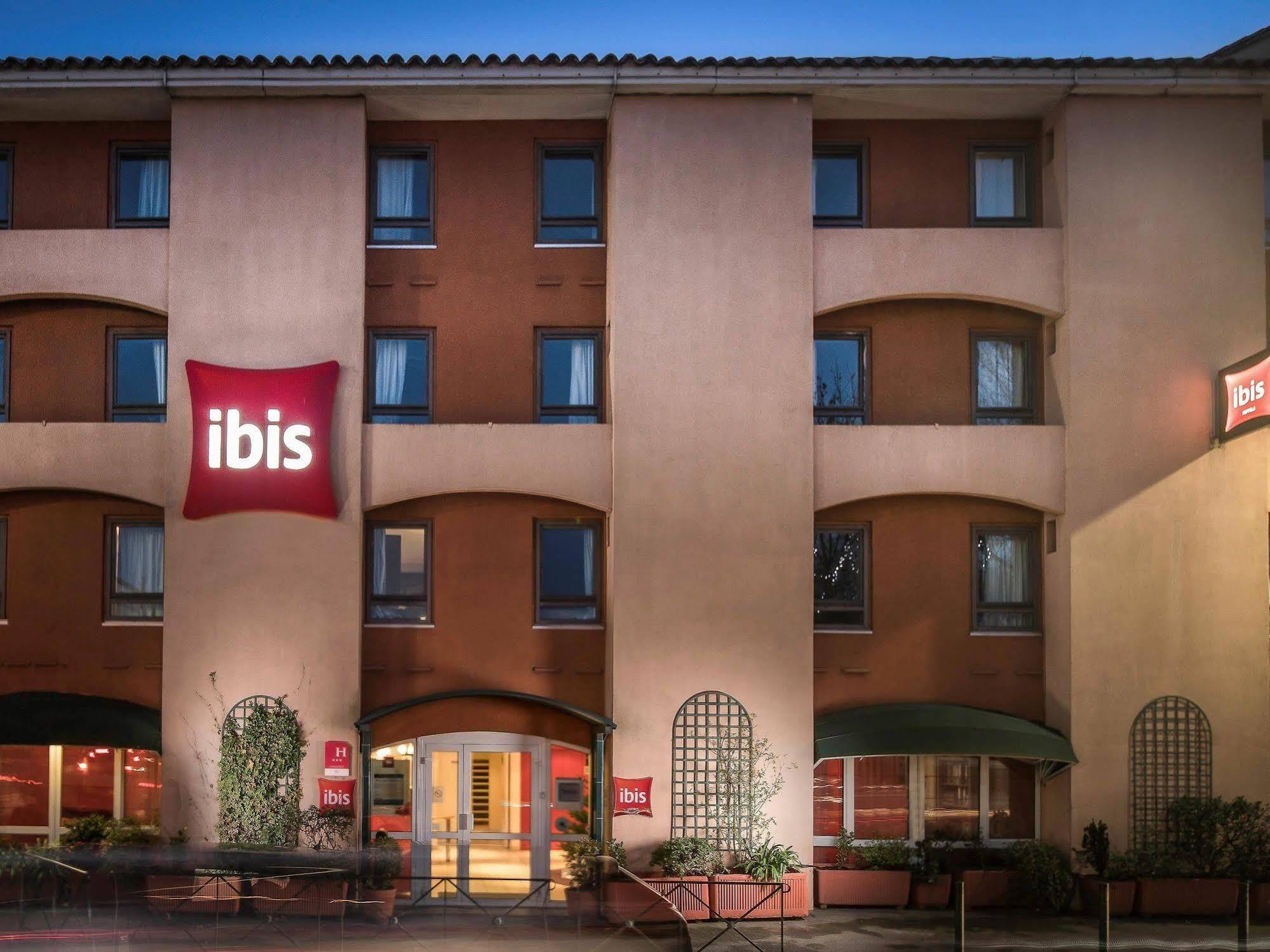 Ibis Carcassonne Centre - La Cite Hotel Exterior photo