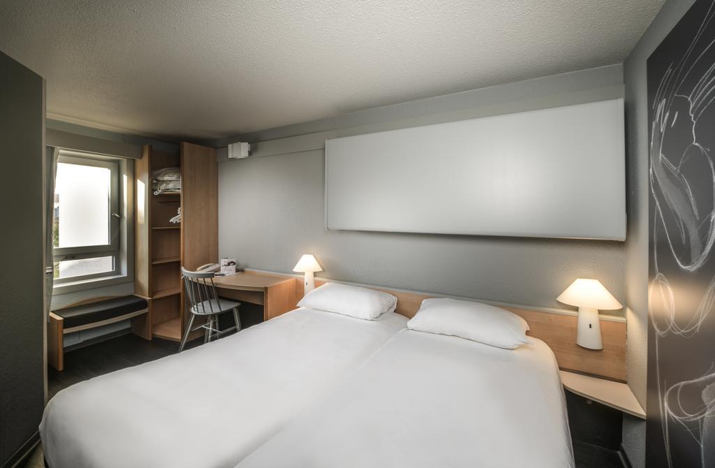 Ibis Carcassonne Centre - La Cite Hotel Exterior photo