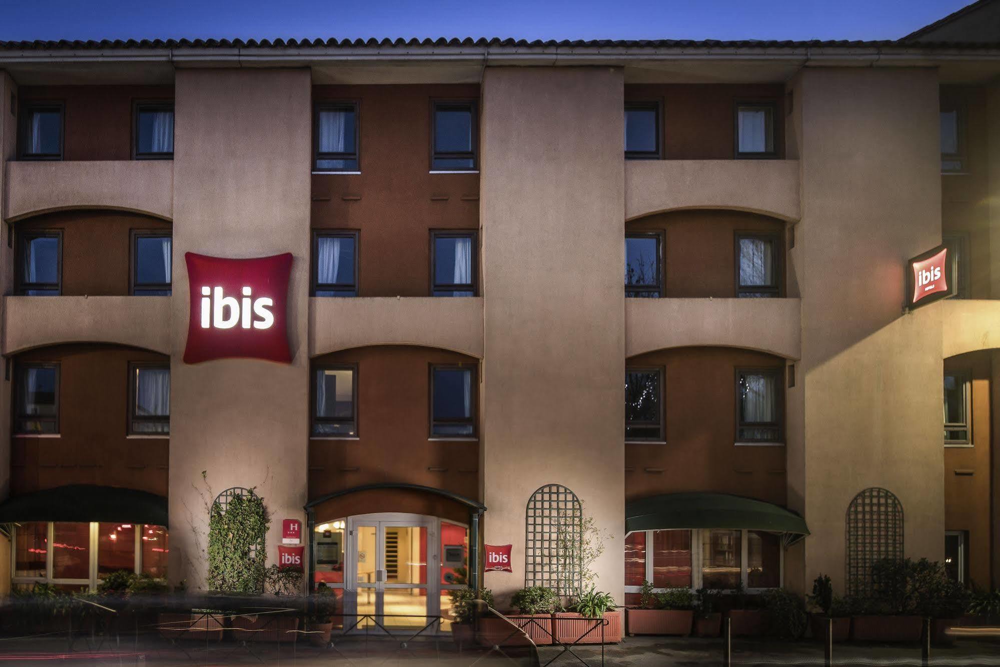 Ibis Carcassonne Centre - La Cite Hotel Exterior photo